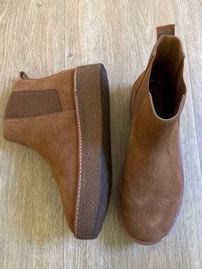 Find. Chestnut Suede Boots With Rubber Sole 8